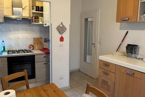 Libera stanza singola in via parisio 23 (murri)