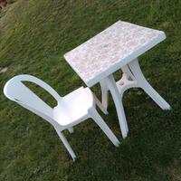 tavolino con sedia 