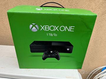 X Box One 1Tb + accessori + 2 giochi