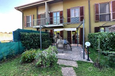 VILLA A SCHIERA A VAIANO CREMASCO