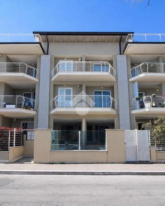 3 LOCALI A GIULIANOVA