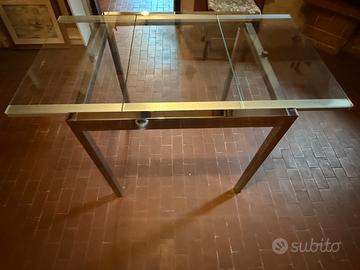Tavolo cromato e vetro regolabile
