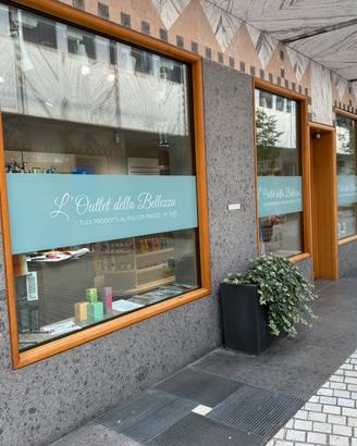Attivita commerciale prodotti per parrucchieri