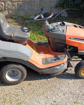 trattorino tagliaerba  Husqvarna cth 126 