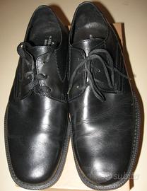 Scarpe n° 40 in pelle suola in gomma nuove