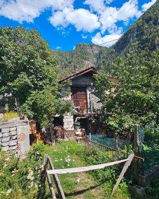 Rustico con giardino/orto e posti auto + PROGETTO