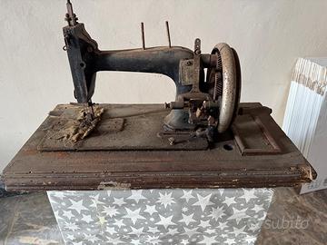 Antica macchina da cucire