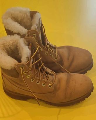 SCARPONE TIMBERLAND CON PELO