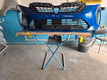 Paraurti anteriore Renault clio 5 2025 NUOVO 
