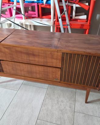 mobile vintage radio e giradischi 