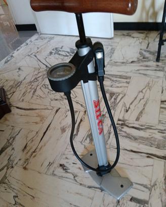 Pompa bici Silca con manometro