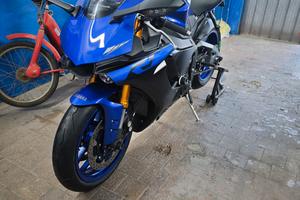 Yamaha R1