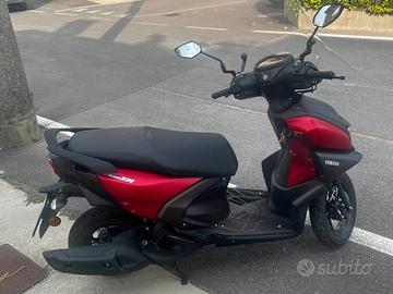Yamaha RAYZR 125 NUOVO con 560 km - gomme cambiate