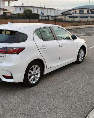 Lexus ct200h ibrida 