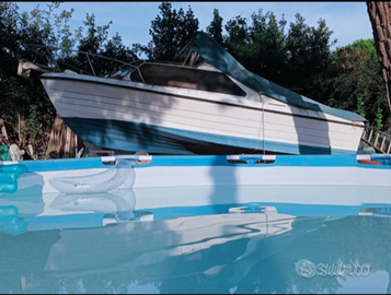 Barca pilotina a motore