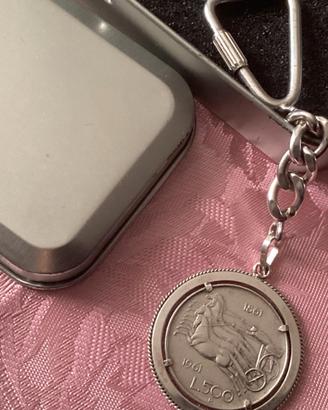 Portachiavi in argento  con 500 lire --leggere