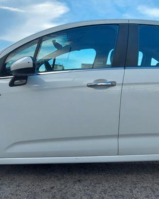 C3 EXCLUSIVE TETTO ZEN IN VETRO 1,4 DIESEL 70 CV N