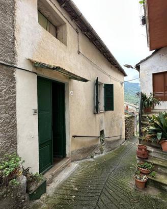 Rustico / Casale di 85 m² con più di 5 locali a Ca
