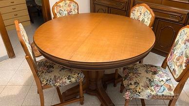 Tavolo rotondo in legno con 4 sedie