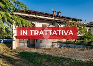 3 LOCALI A ADRO