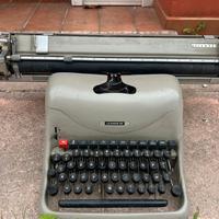 macchina da scrivere Olivetti Lexikon 80