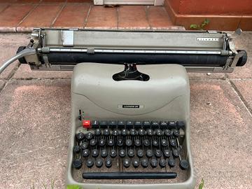 macchina da scrivere Olivetti Lexikon 80