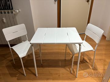 Tavolo ikea da esterno con 2 sedie