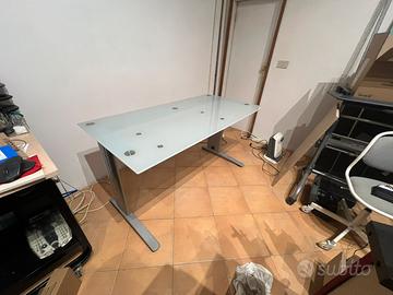 Scrivania piano in vetro