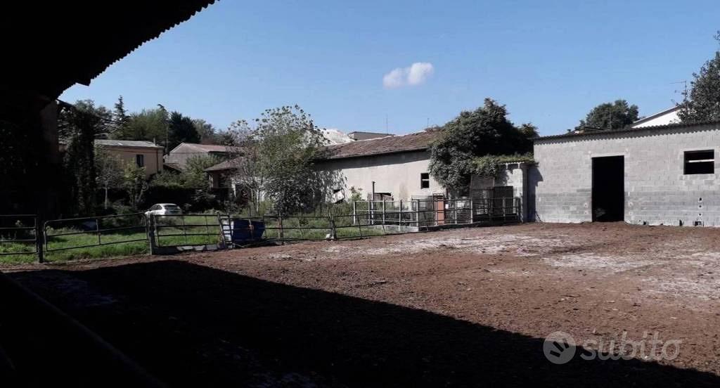 Immobile in asta di 460 m² a Arena Po - Altro
