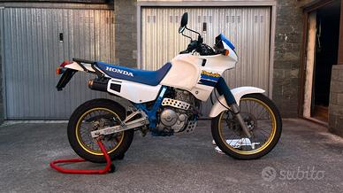 Honda Dominator 650
