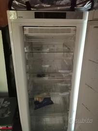 Congelatore verticale No Frost Electrolux