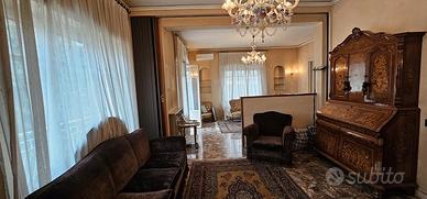 Via Schipa 6 vani doppio ingresso