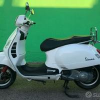 VESPA 300 GTS ie Caschi Moto Pinza Brembo