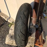 Pneumatico anteriore  Continental  120/70 ZR17