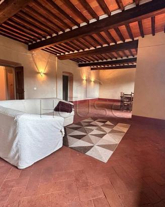 Casa indipendente di 250 m² con più di 5 locali e 