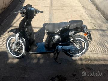 Aprilia Scarabeo 50 - 2018