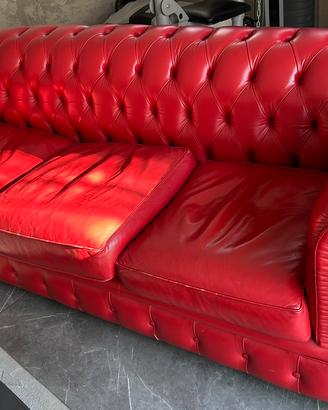 Divano chesterfield