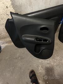 Paneli.   Interni nisan juk