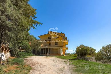 Villa trifamiliare - Anagni