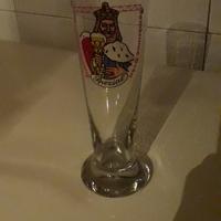 Bicchieri birra gassose lattine pepe