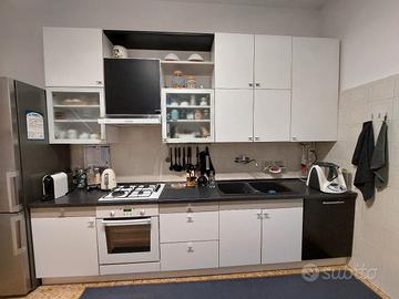 Cucina bianca e nera