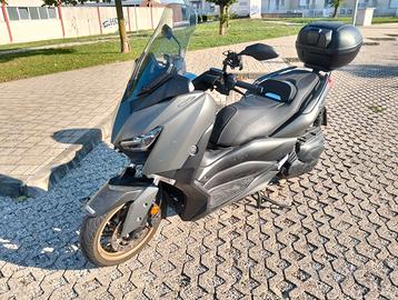 YAMAHA xmax 400