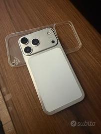 Iphone Xr trasformato in 17 pro