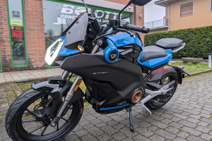 Moto elettrica per città e autostrada