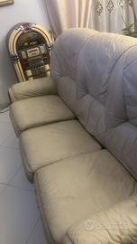 divano letto in pelle stile inglese