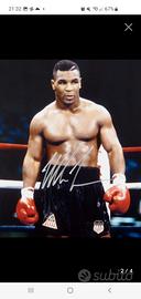 foto Mike Tyson autografata