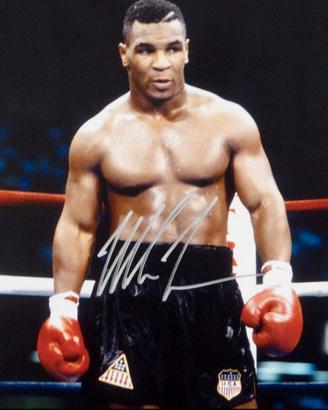 foto Mike Tyson autografata