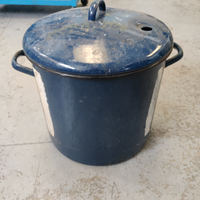 Pentola smaltata di grandi dimensioni