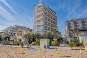 NUOVO MONOLOCALE FRONTE MARE P.ZZA MANZONI 20.06-2