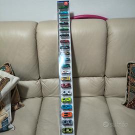 lotto formato da n.20 macchinine nuove come da fot